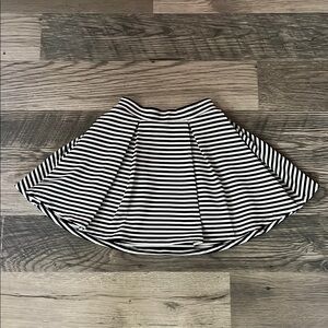 Forever‎ 21 Black and White Skater Mini Skirt XS